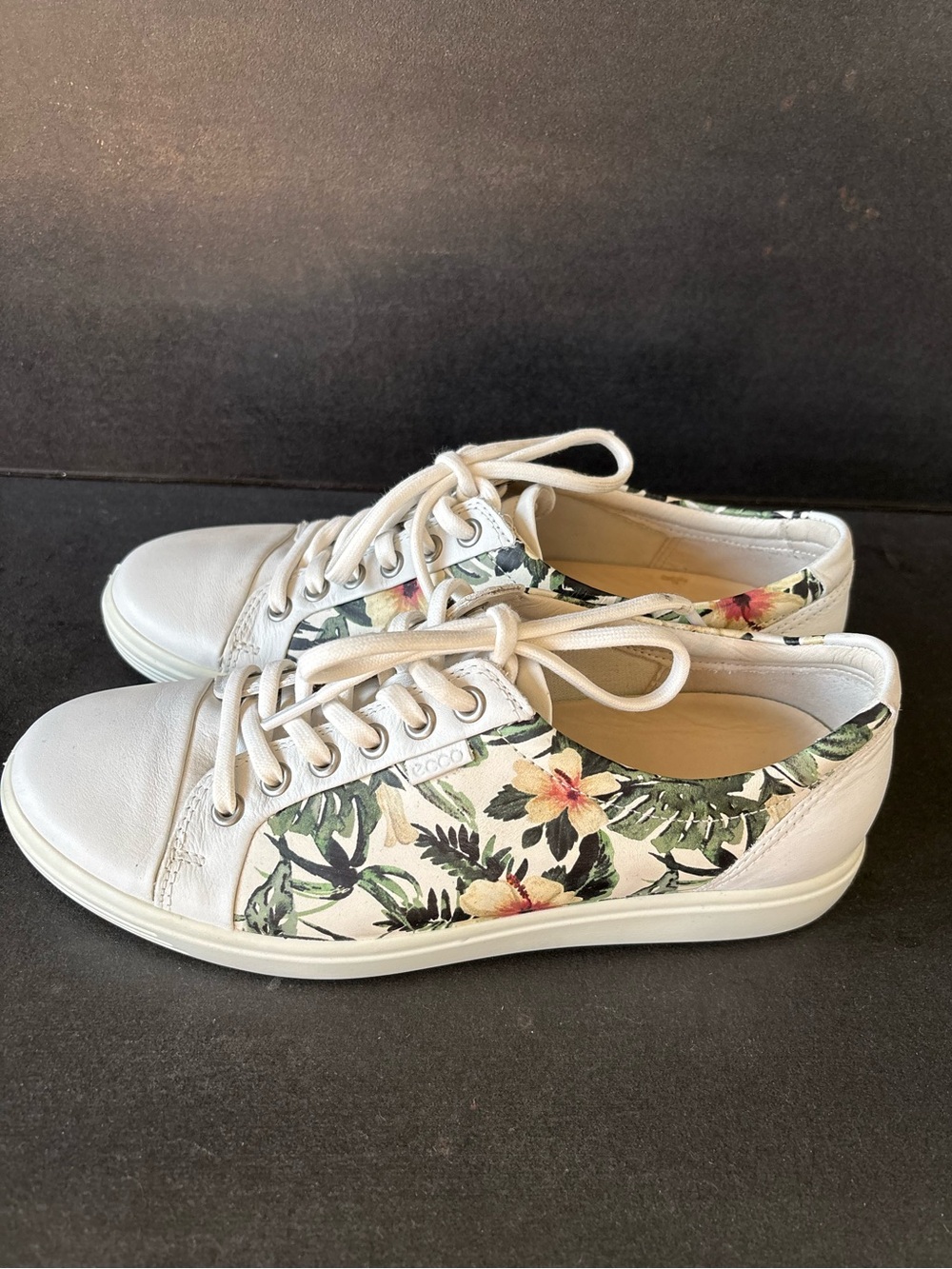 ECCO Leather Tropical Floral Print, White Sneakers, Lace Up, Hibiscus, Women’s 8